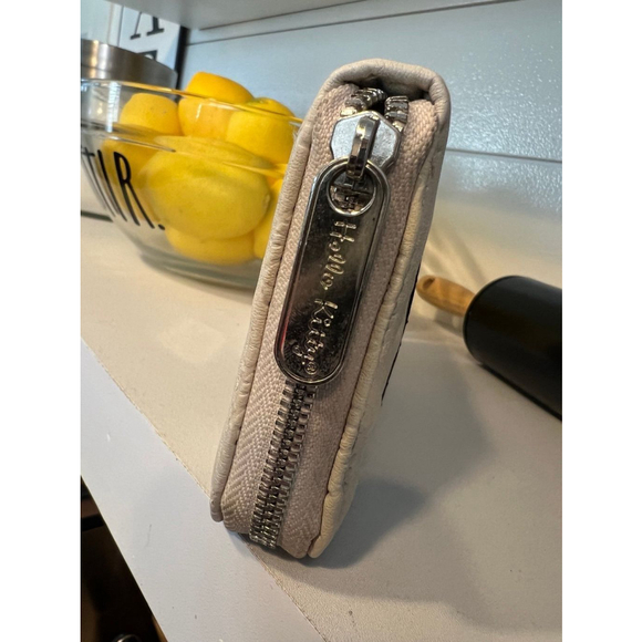 Loungefly Loves Hello Kitty Embossed Wallet - Picture 4 of 9